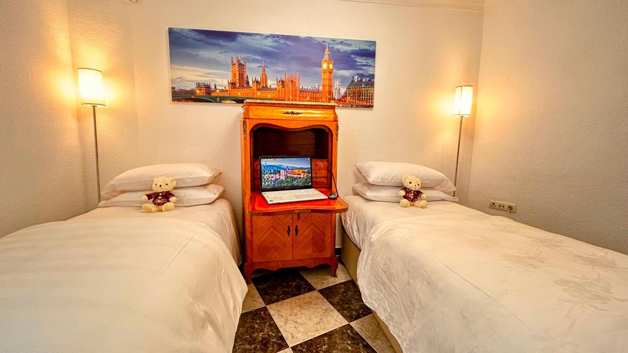 Apartamento Iberos Royal La Zubia  Exterior foto